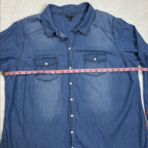Torrid Womens Lightweight‎ Chambray Coastal Cowgirl Western Button Up Shirt 1X - Picture 5 of 8